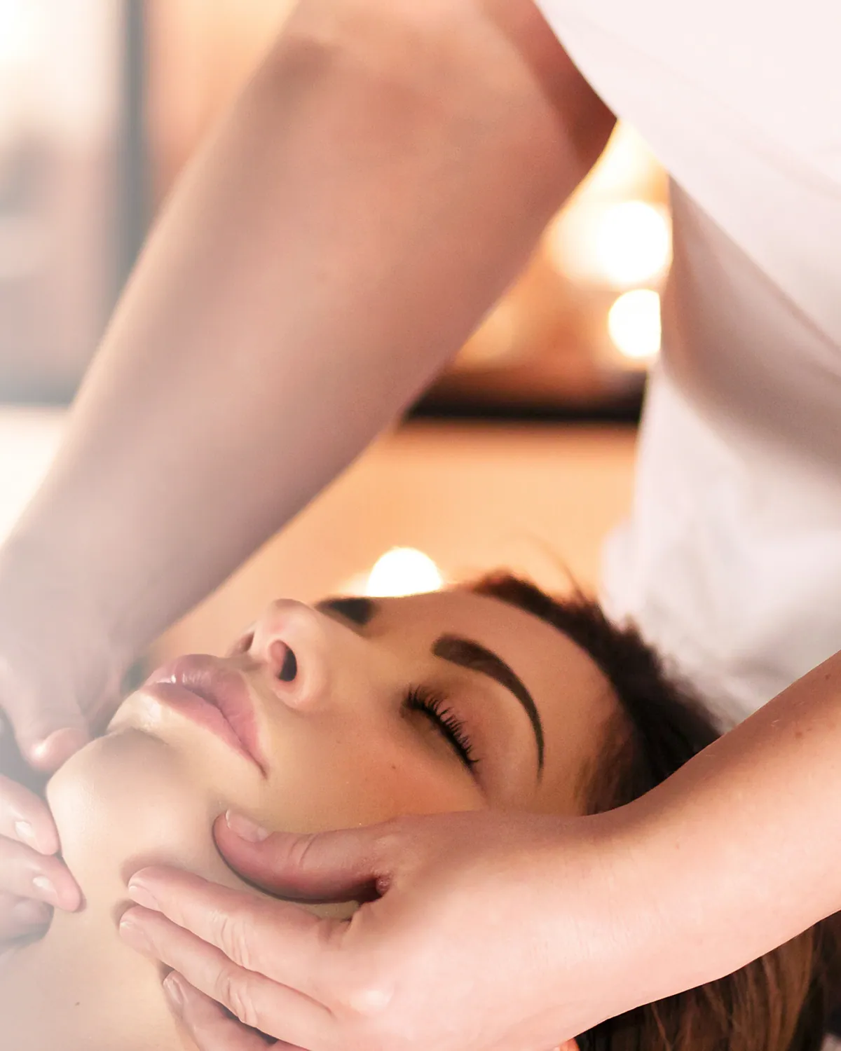 Massage facial et crânien à domicile par la praticienne RoyalLotus